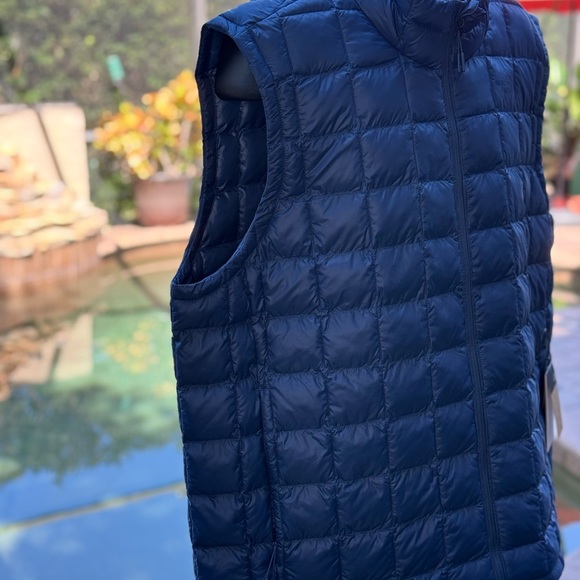 NORTH FACE THERMOBALL ECO VEST - Picture 2 of 10